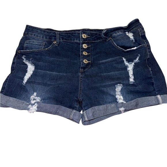 BUNDLE DEAL - 3 PAIRS OF JEAN SHORTS - Picture 2 of 6